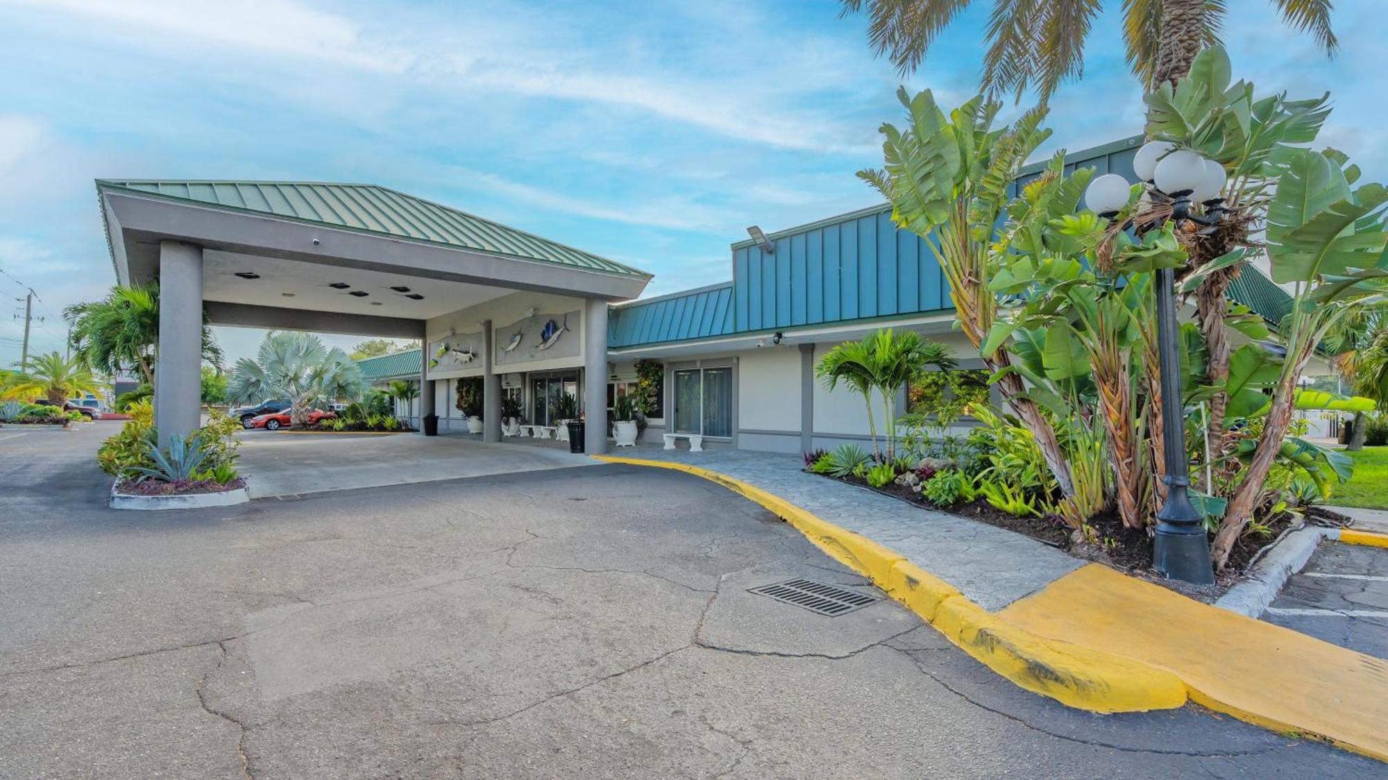 All-New Waterfront With Balcony,Pool,Tiki Bar,Gym Sarasota Eksteriør bilde