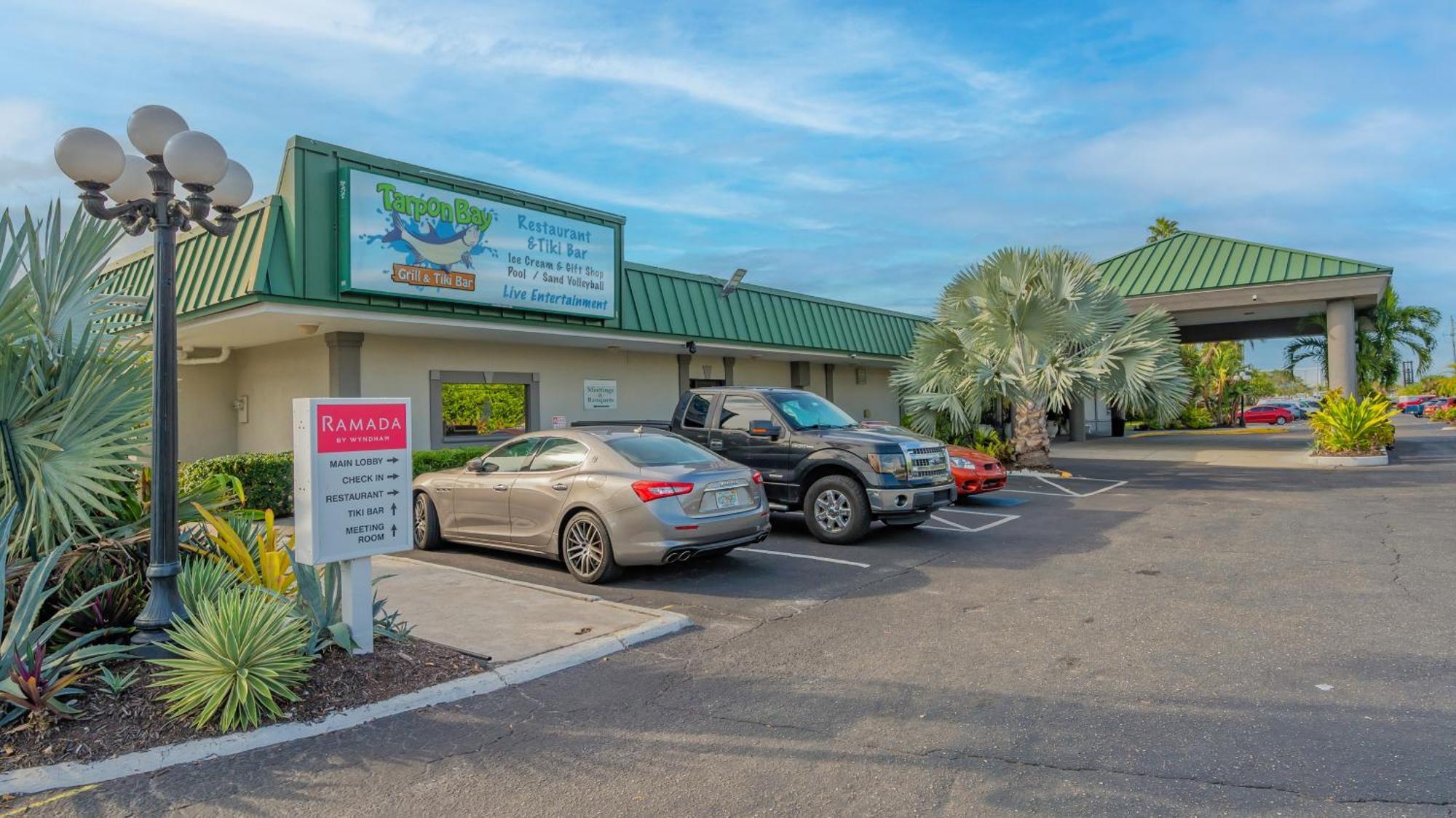 All-New Waterfront With Balcony,Pool,Tiki Bar,Gym Sarasota Eksteriør bilde
