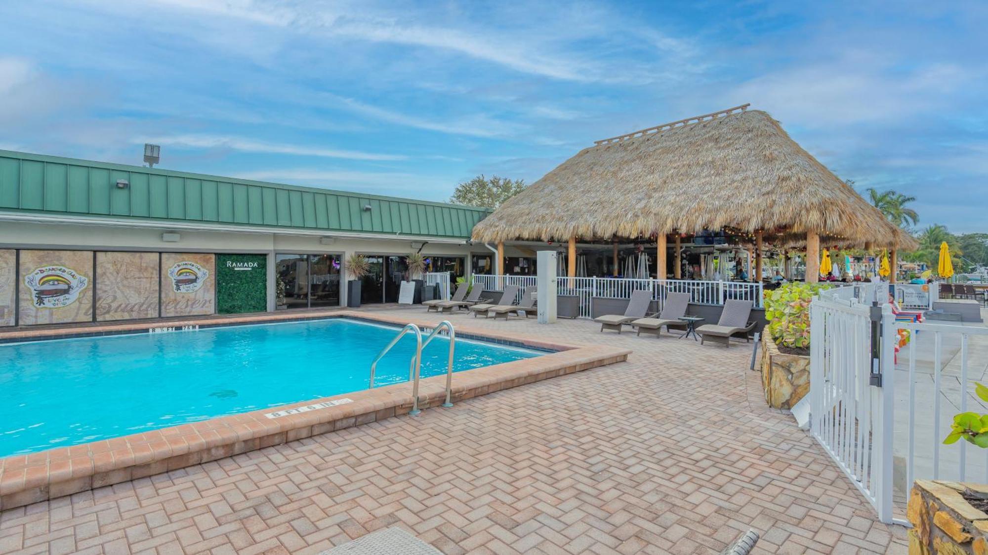 All-New Waterfront With Balcony,Pool,Tiki Bar,Gym Sarasota Eksteriør bilde