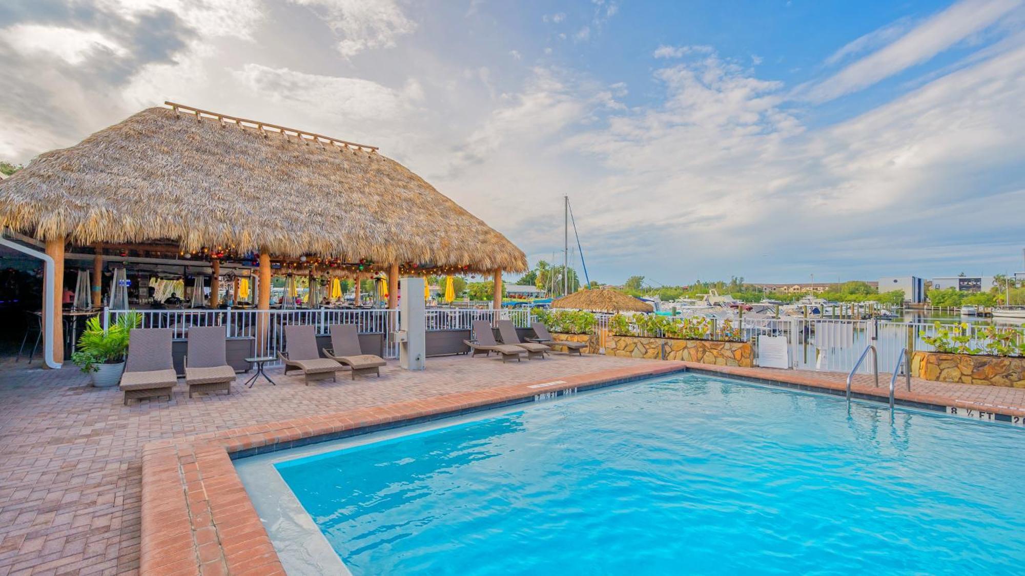 All-New Waterfront With Balcony,Pool,Tiki Bar,Gym Sarasota Eksteriør bilde