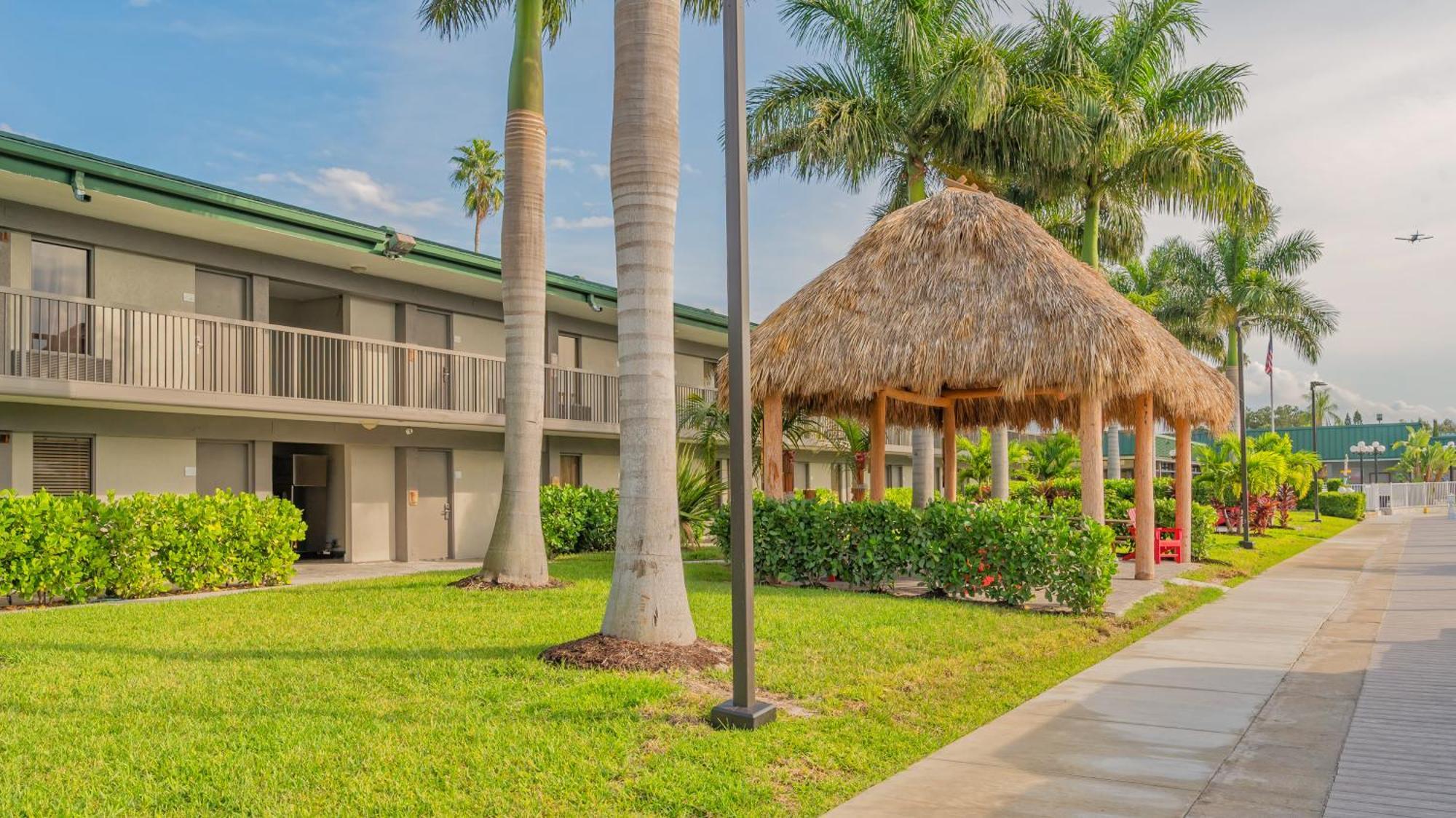 All-New Waterfront With Balcony,Pool,Tiki Bar,Gym Sarasota Eksteriør bilde
