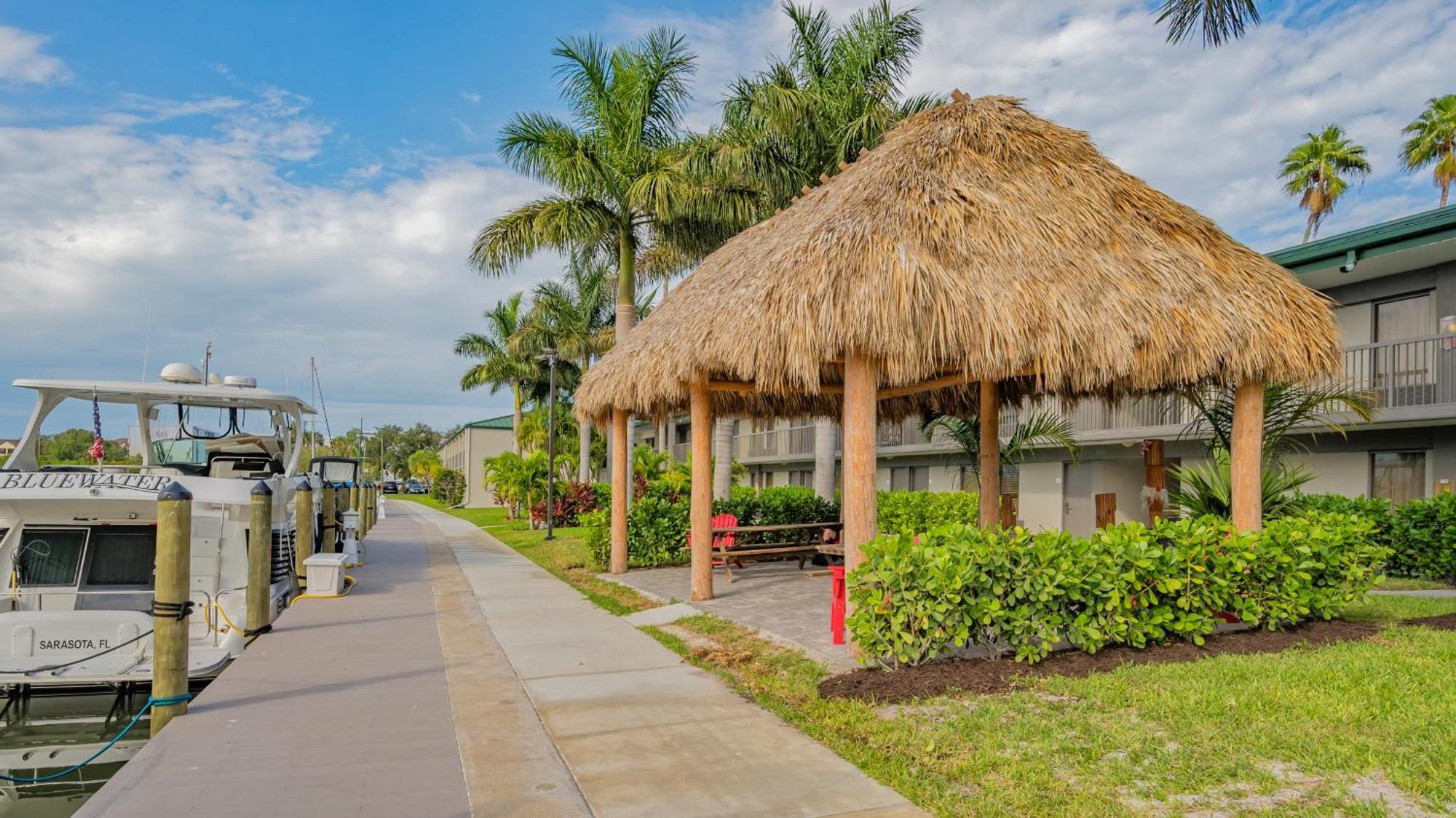 All-New Waterfront With Balcony,Pool,Tiki Bar,Gym Sarasota Eksteriør bilde