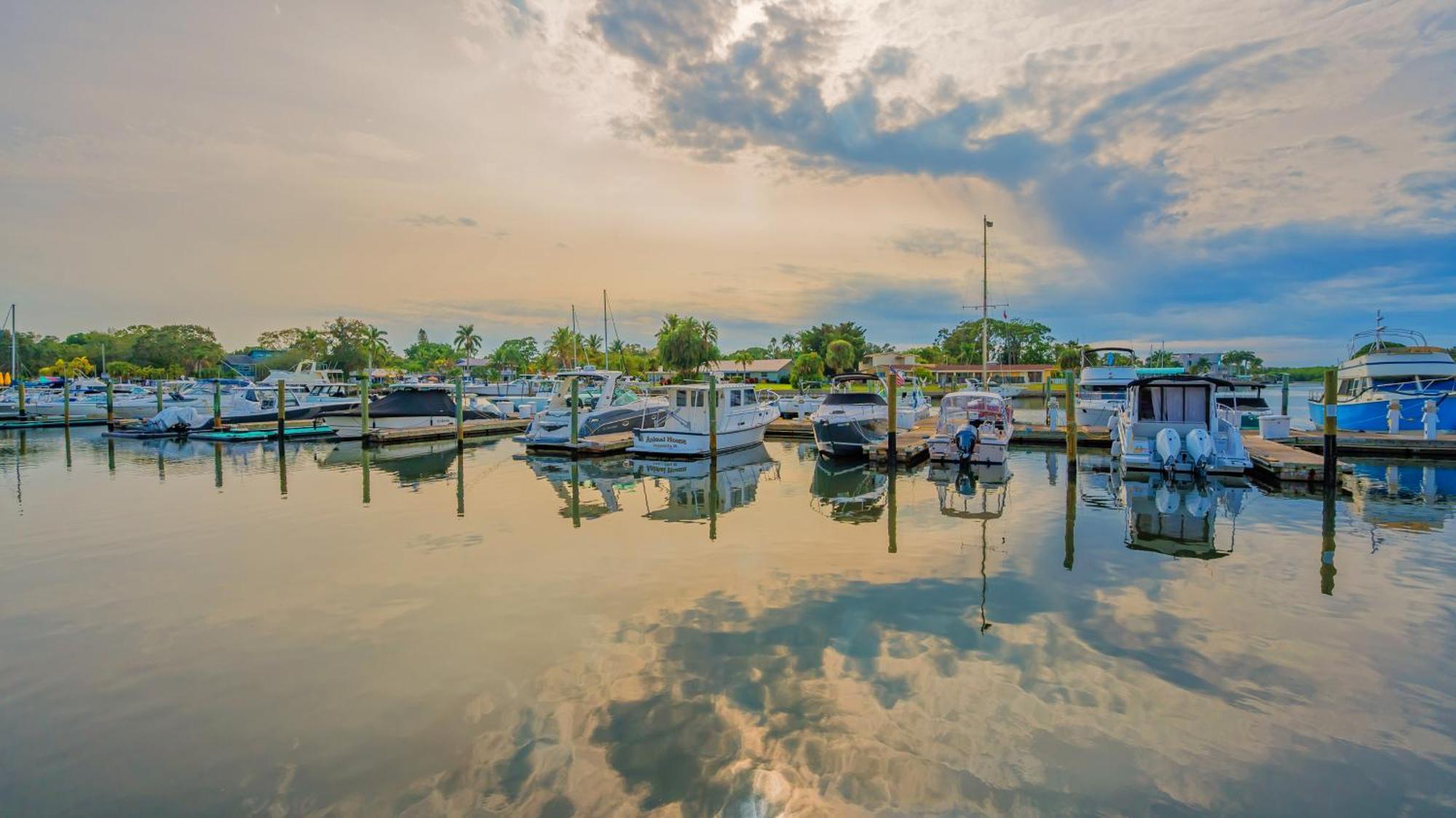 All-New Waterfront With Balcony,Pool,Tiki Bar,Gym Sarasota Eksteriør bilde