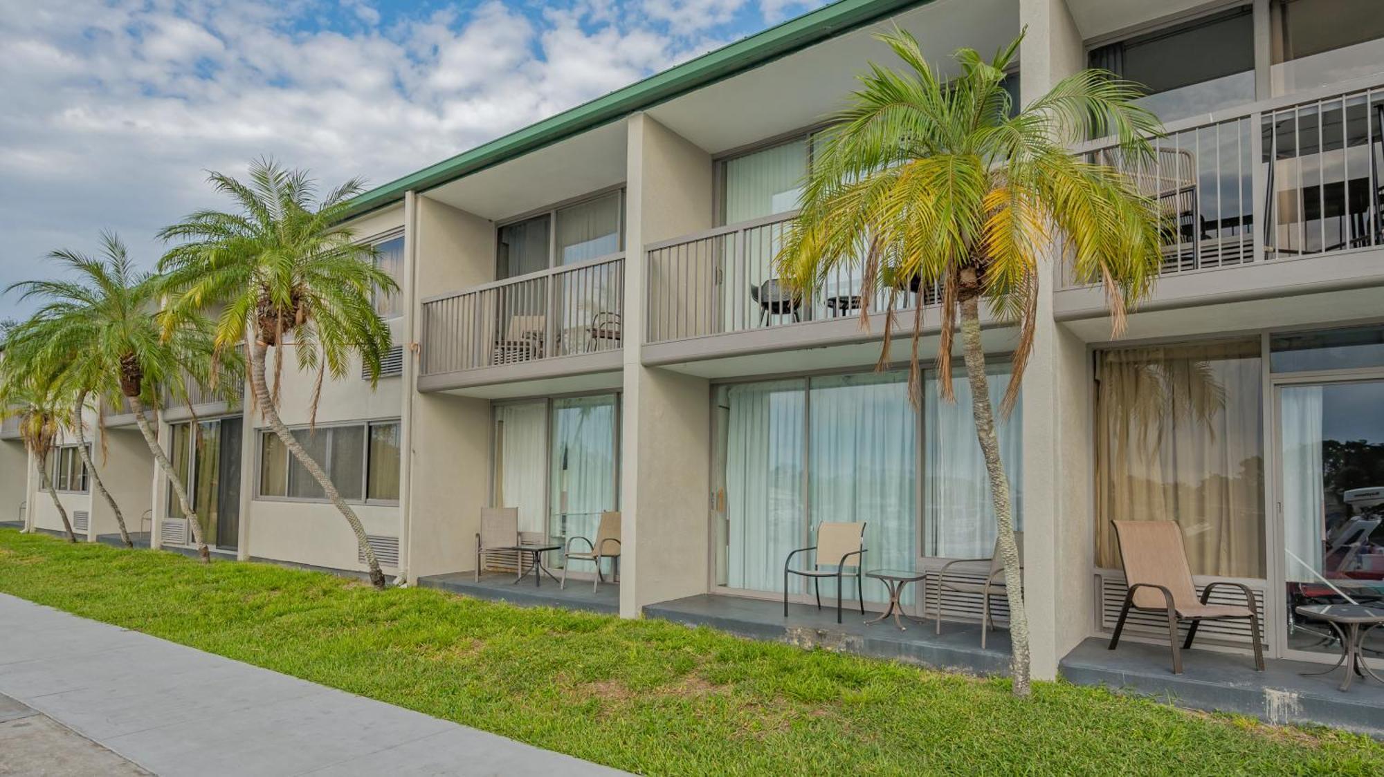 All-New Waterfront With Balcony,Pool,Tiki Bar,Gym Sarasota Eksteriør bilde