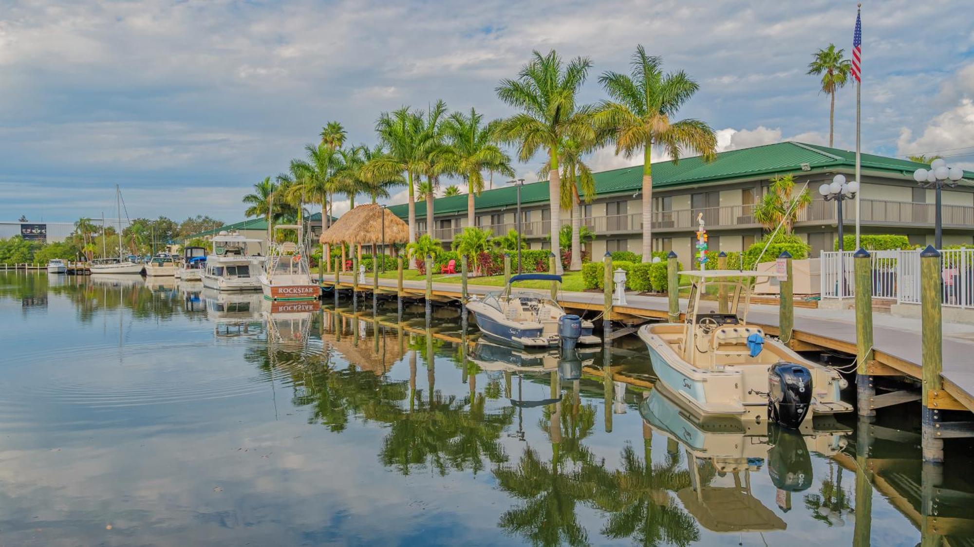 All-New Waterfront With Balcony,Pool,Tiki Bar,Gym Sarasota Eksteriør bilde