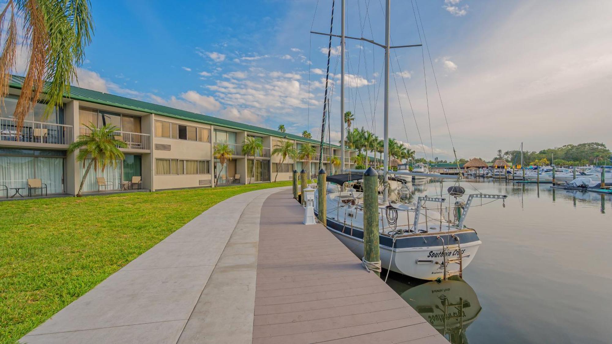 All-New Waterfront With Balcony,Pool,Tiki Bar,Gym Sarasota Eksteriør bilde