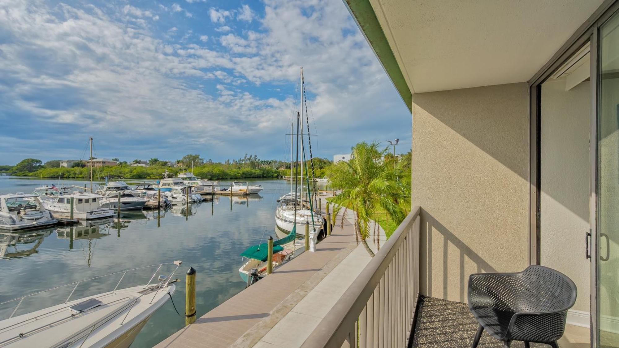 All-New Waterfront With Balcony,Pool,Tiki Bar,Gym Sarasota Eksteriør bilde