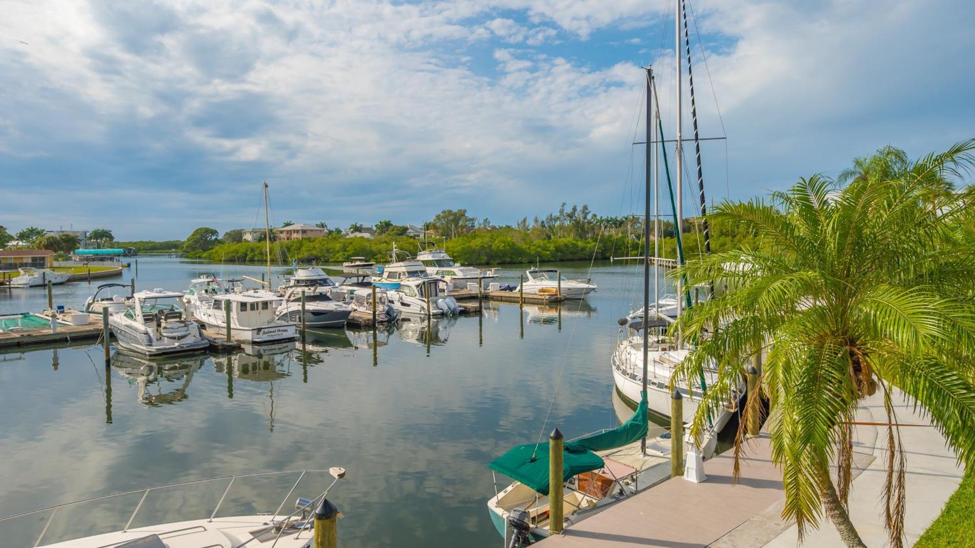 All-New Waterfront With Balcony,Pool,Tiki Bar,Gym Sarasota Eksteriør bilde