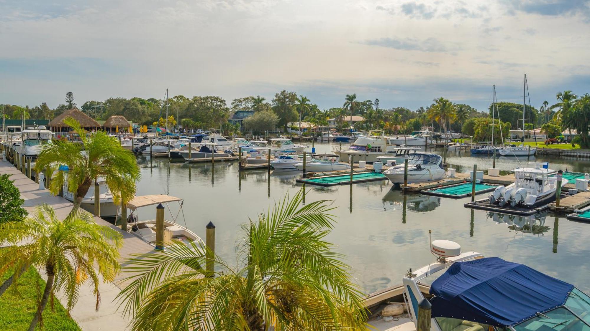 All-New Waterfront With Balcony,Pool,Tiki Bar,Gym Sarasota Eksteriør bilde