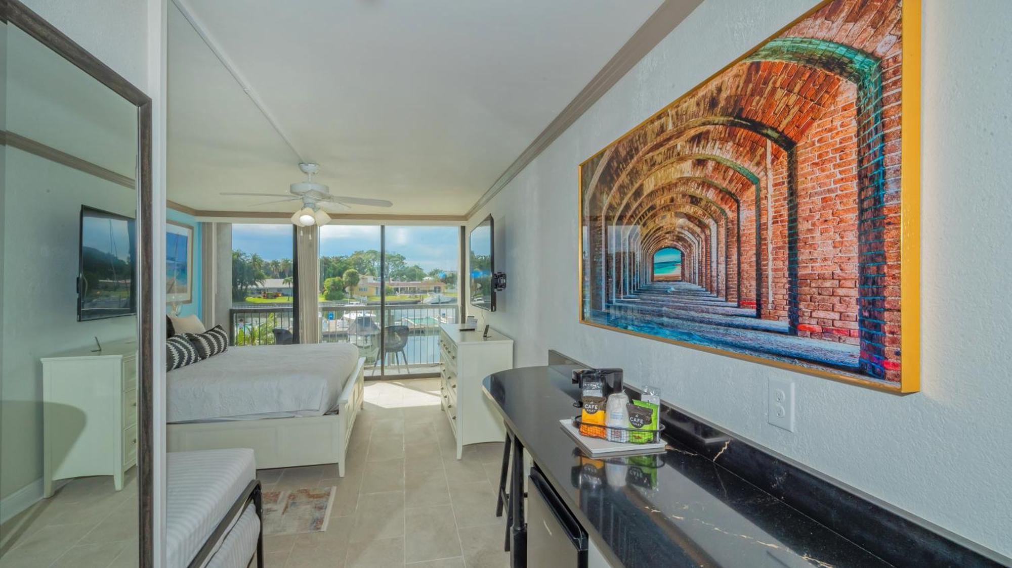 All-New Waterfront With Balcony,Pool,Tiki Bar,Gym Sarasota Eksteriør bilde
